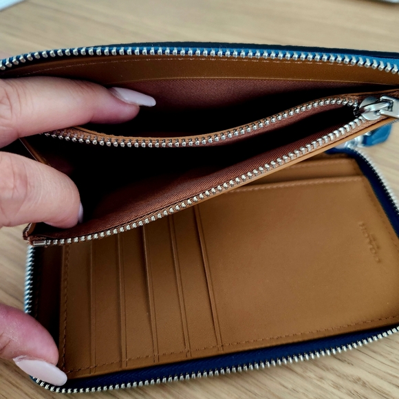 Coach Medium Zip Jumbo Floral Wallet -NWT - Picture 5 of 6